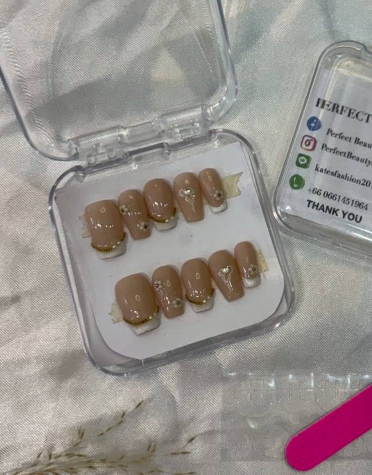 Elite Beige Pearl Nails Luxury Coquette Aesthetic