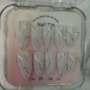Milky White Press-On Nails 3D Cloud Dancer Artisan
